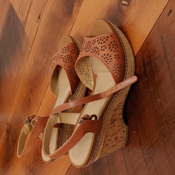 Naturalizer N5 Comfort Wedges, Size 6 - Picture 4 of 5